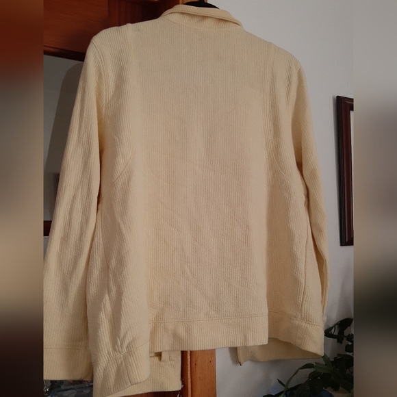 Beautiful Lightweight Butter Yellow Zip-Up Sweater Fits M/L - Picture 2 of 7